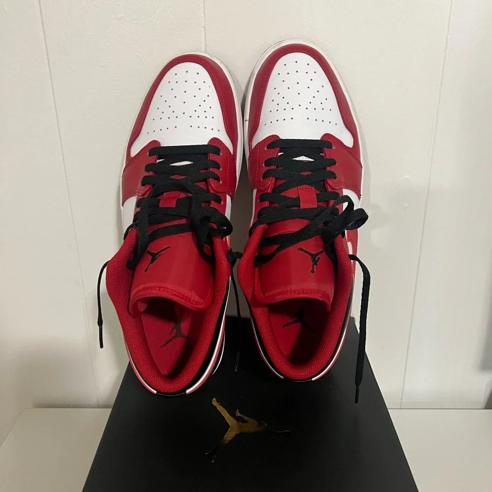 Jordan Low Top Sneakers Red Black White
